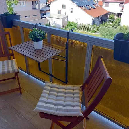 Zoe Apartment *